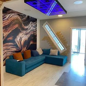 In Porta Tower شقة